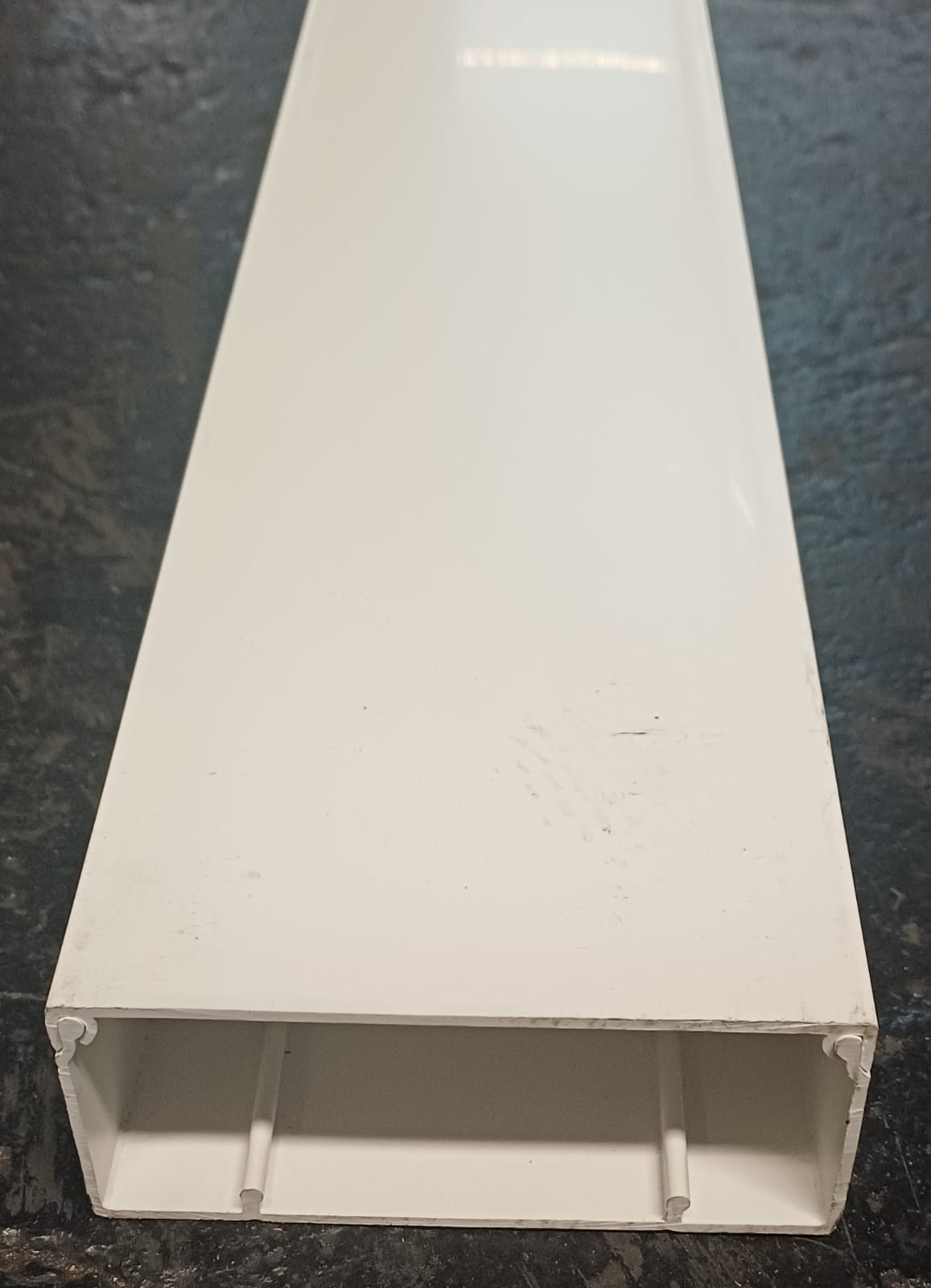 100x40mm x 3M White PVC Trunking