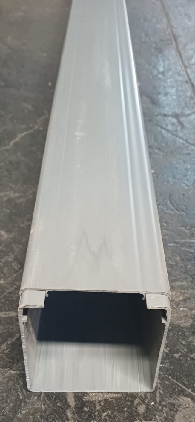 CLT/6 (100x100) PVC Trunking Grey x 3M + Cover